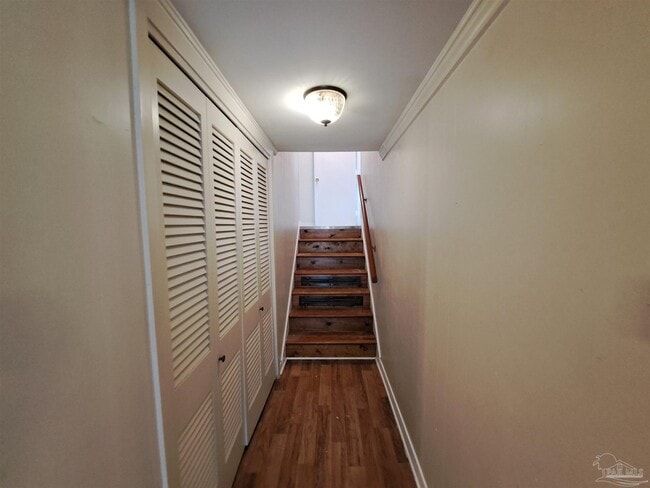 Building Photo - 8598 Meadowbrook Dr