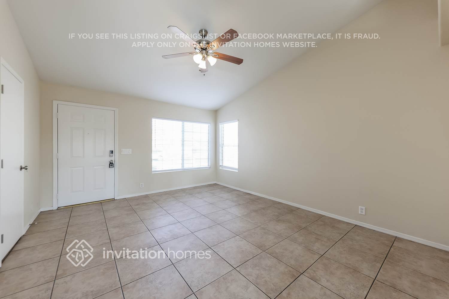 Building Photo - 6615 N 77th Dr