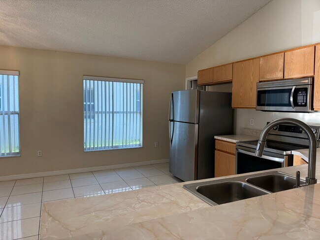 Building Photo - 2510 Hamlet Ln