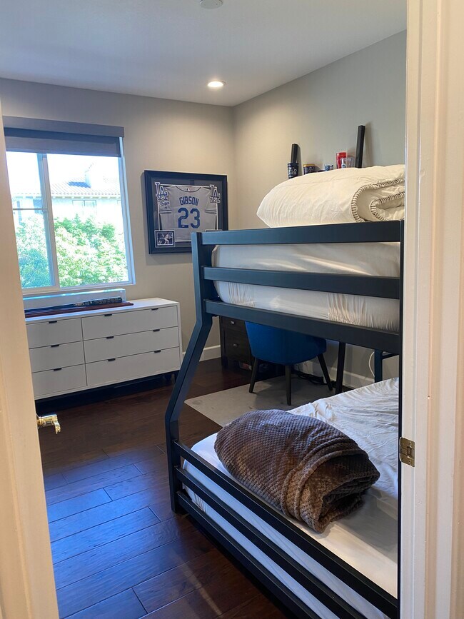 Second bedroom - 13075 Pacific Promenade