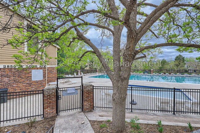Building Photo - 2881 W Long Dr
