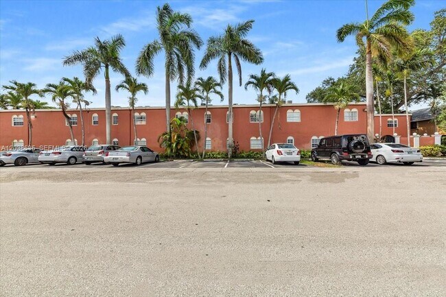 Building Photo - 1405 Miami Rd