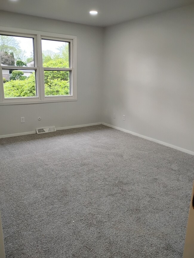 Building Photo - 5827 El Paso Cir