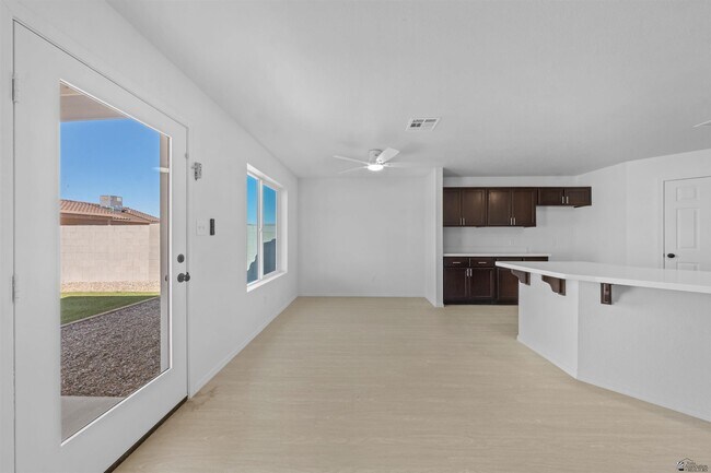 Building Photo - 7272 E 45th St