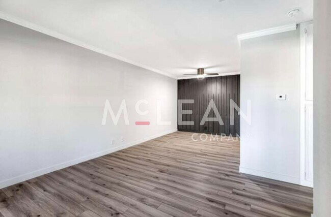 Building Photo - One Bedroom Palm Springs Villas