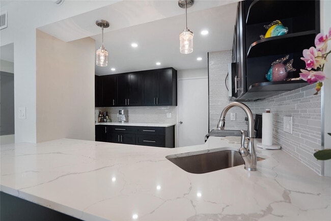 Building Photo - 3430 Galt Ocean Dr