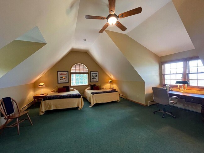 Building Photo - 21 Valley View Rd