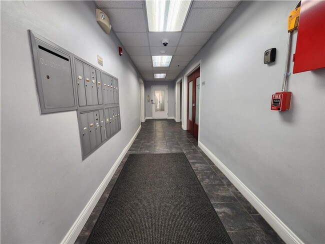 Building Photo - TWO BEDROOM APARTMENT MAIN & MARKET STREETS