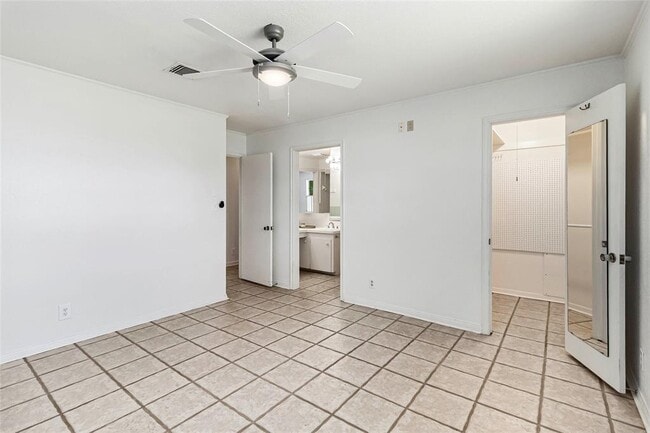 Building Photo - 730 N Sarah Jo St