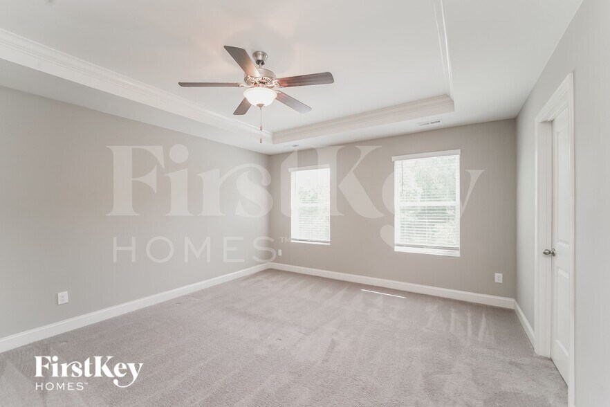 Building Photo - 9321 Sloan Forest Dr