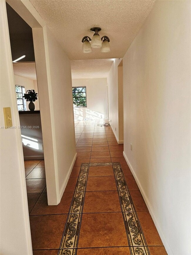 Building Photo - 5140 SW 40th Ave