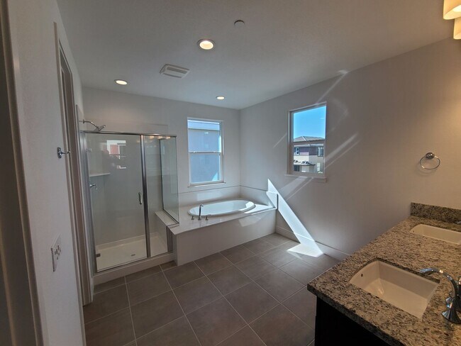 Building Photo - Stunning 4 Bedroom, 3 Bath Mountain house Home W/ Solar