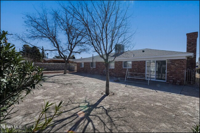Building Photo - 8617 Darlina Dr