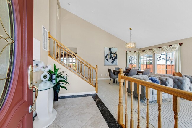 Building Photo - 639 Mercado Ct