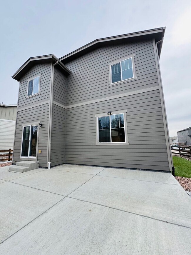 Building Photo - 5642 Heathland Terrace