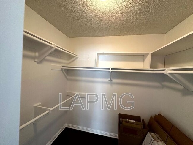 Building Photo - 5328 Newcastle Ave