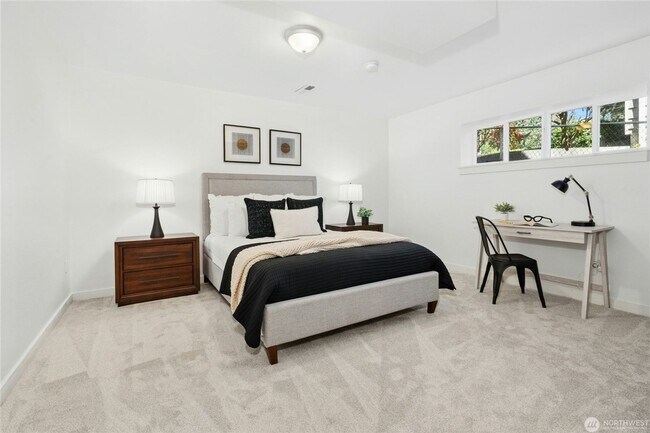 Building Photo - Spacious Richmond Highlands Retreat with Modern Updates & Flexible Living