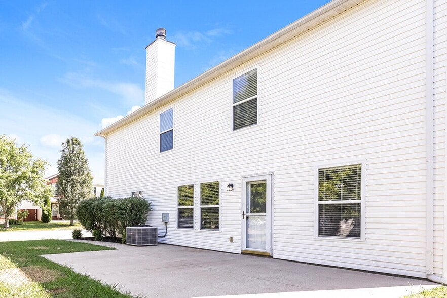 Building Photo - 227 Elderberry Way