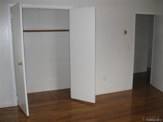 Building Photo - 396 Kimball Ave