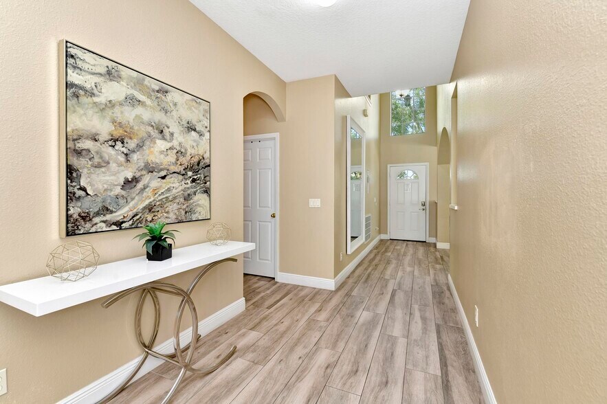 Building Photo - 118 Higher Combe Dr