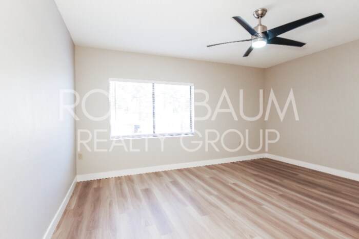 Building Photo - 7653 E Vista Dr