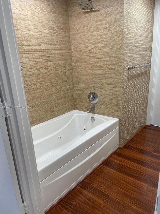 Building Photo - 50 Biscayne Blvd