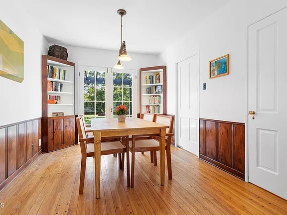 Building Photo - 1579 N Harding Ave