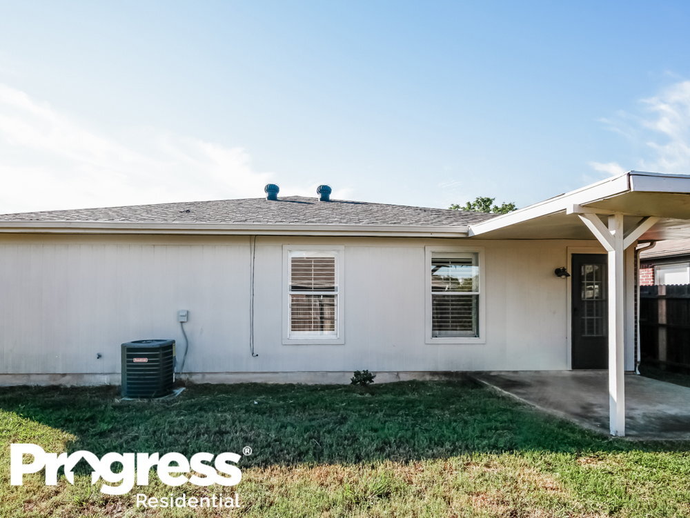 Building Photo - 4079 Tulip Tree Dr