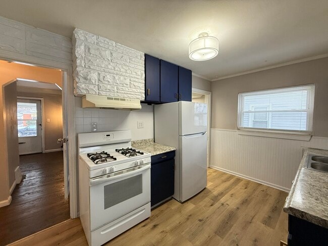 Building Photo - 7243 Dacosta