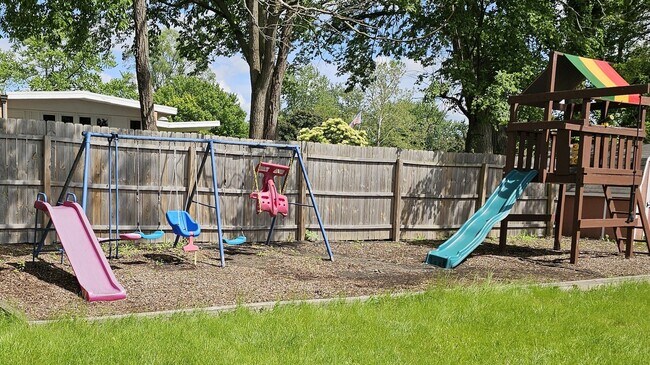 Building Photo - 457 N Colony Dr