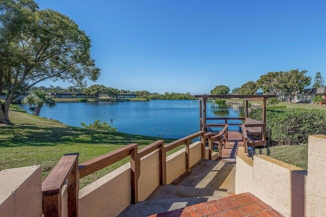 Building Photo - 4229 Stratford Dr