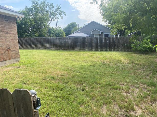 Building Photo - 213 S 3rd St