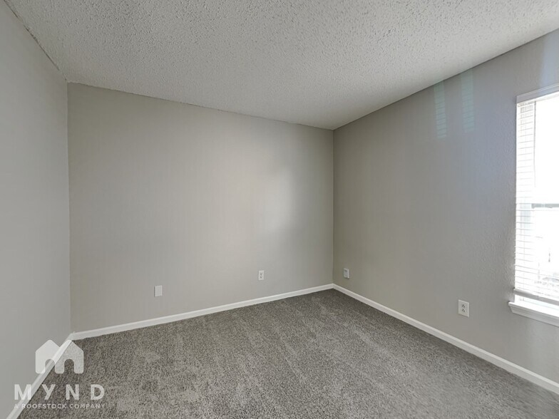 Building Photo - 1315 Osprey Way