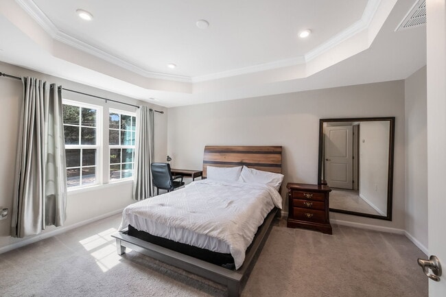 Building Photo - 6616 Pathfinder Wy