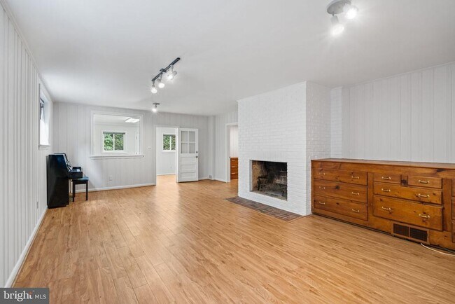 Building Photo - 5108 Baltimore Ave