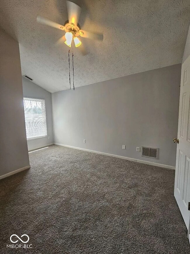 Building Photo - 5757 Spruce Knoll Ct