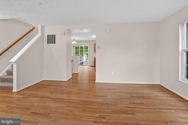 Building Photo - 158 Glen View Terrace