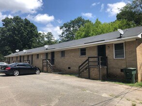 Building Photo - AVAILABLE TO SHOW!