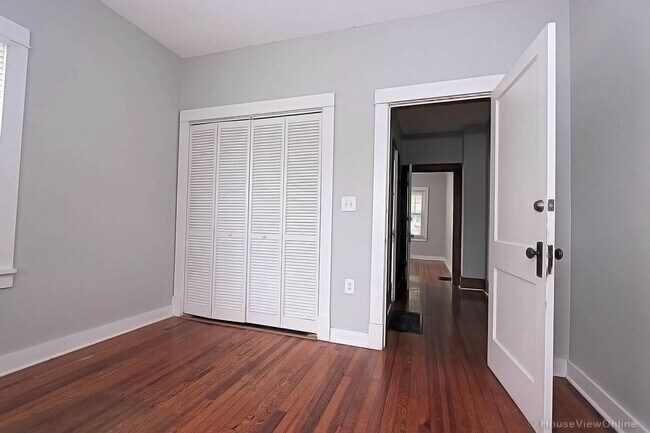 Building Photo - 1511 Whitener St