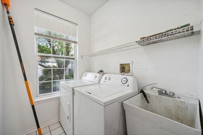 Building Photo - 4609 Metcalf Ct