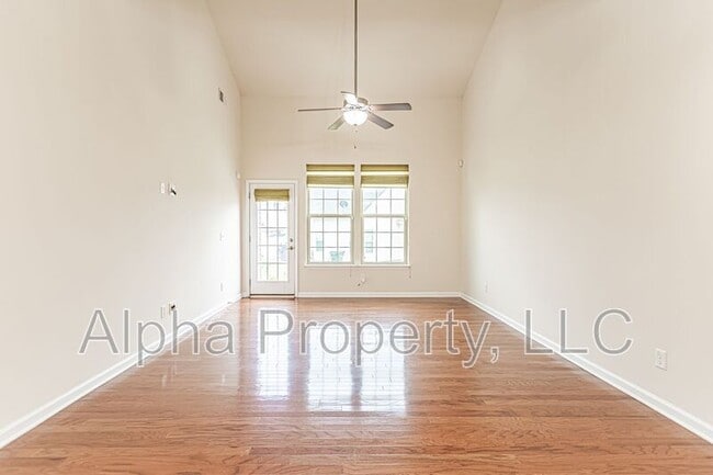 Building Photo - 106 Middleby Way