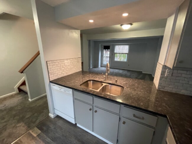Building Photo - 4387 Heritage Dr