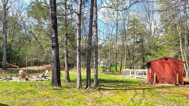 Building Photo - 90 Van Dale Rd