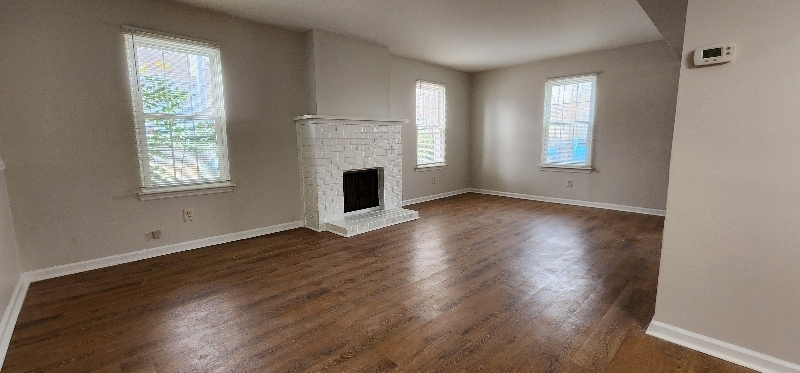 Building Photo - 1047 Old Denbigh Blvd