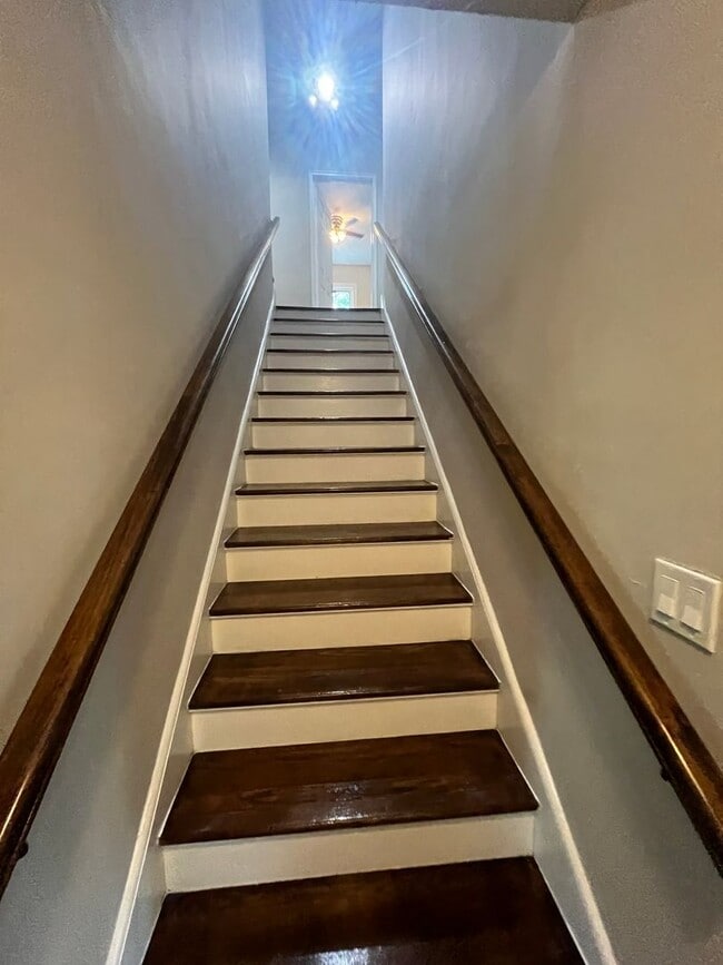 Building Photo - Charming 9 Bedroom Home Located In Raleigh NC!!!