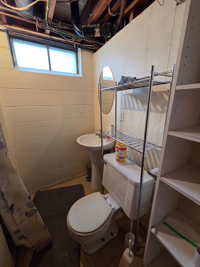 Building Photo - Well-Maintained 4BR Home – Garage + Washer/Dryer, dishwasher Included