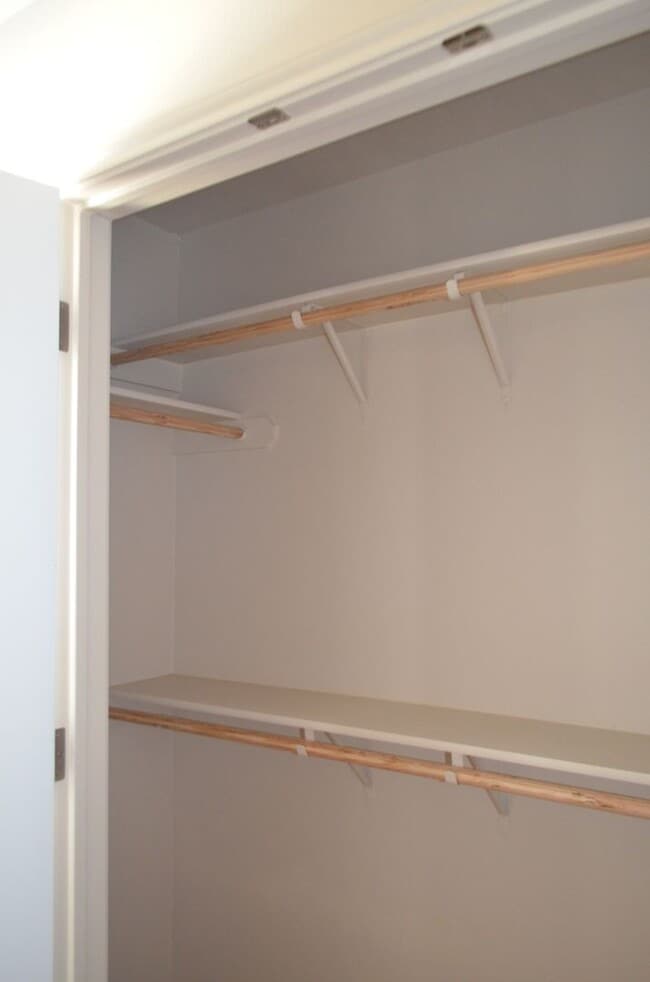 Building Photo - 1021 Cline Dr