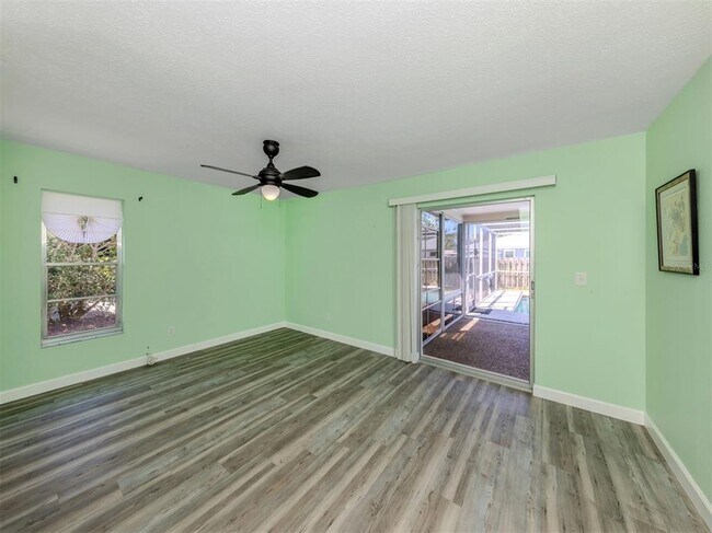 Building Photo - 1229 Lucaya Ave
