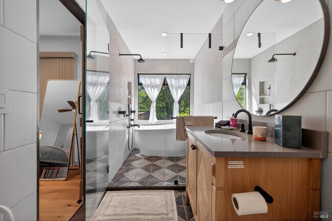 Building Photo - 3662 Lovall Valley Rd