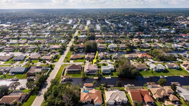 Building Photo - 6 Clinton Ct N